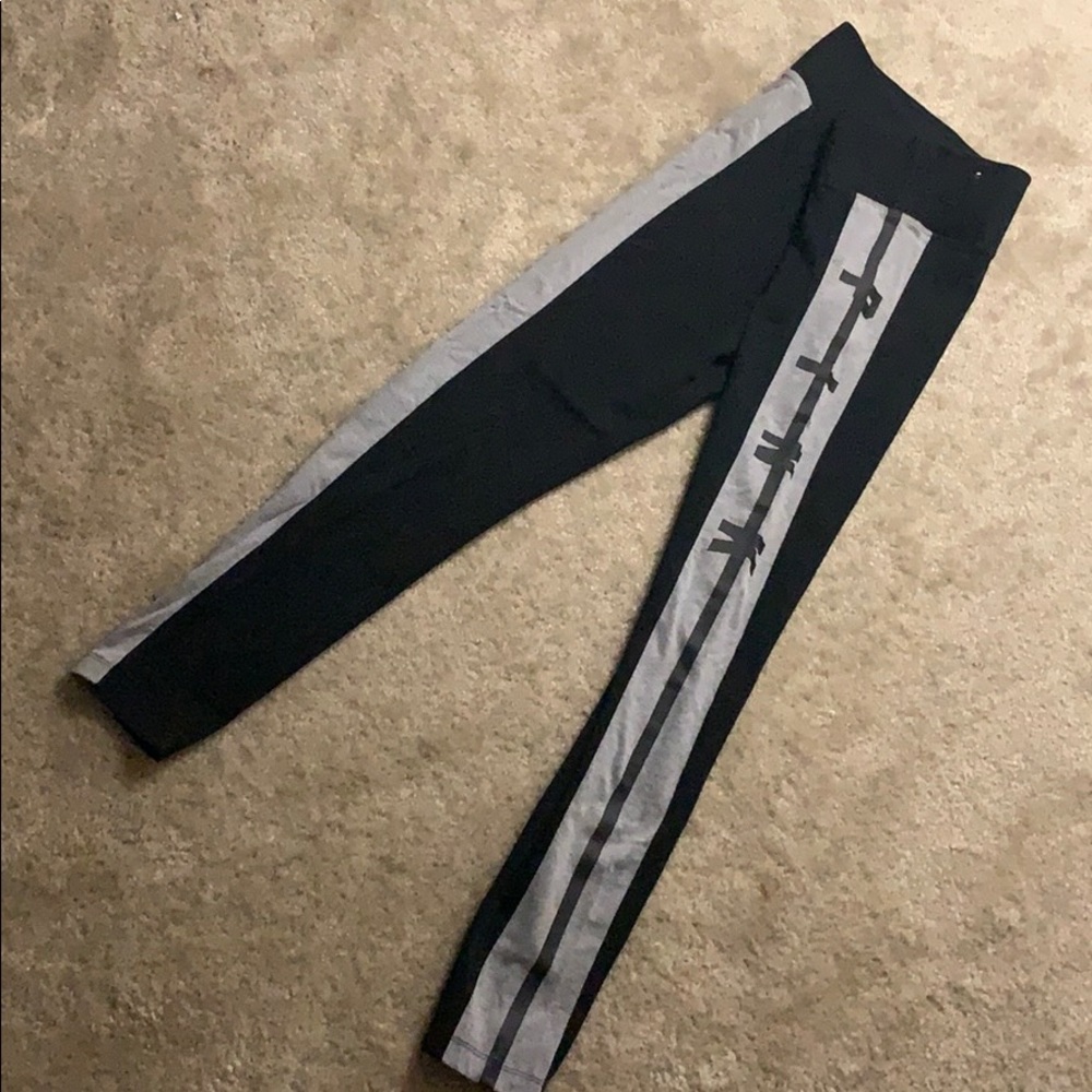 VS Pink Yoga Legging